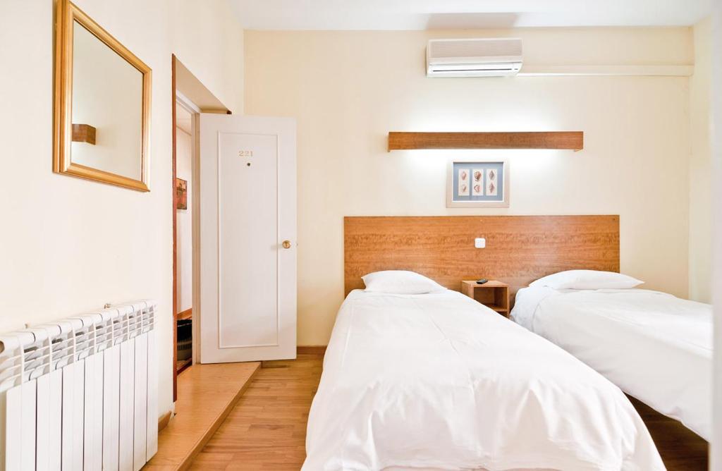 Hostal Asuncion Madrid Szoba fotó
